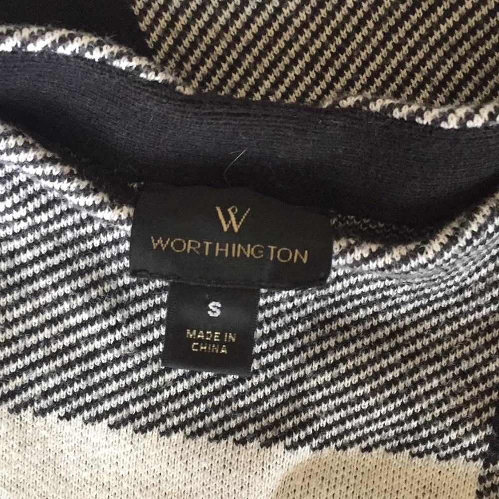 Black and White Plaid Worthington Sweater - Picture 5 of 6